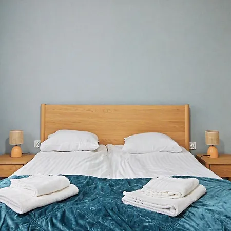 Apartment Kamienna Gora Ltc *