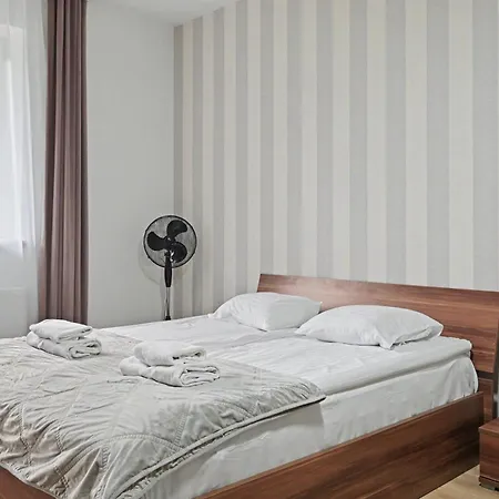 Apartment Kamienna Gora Ltc *