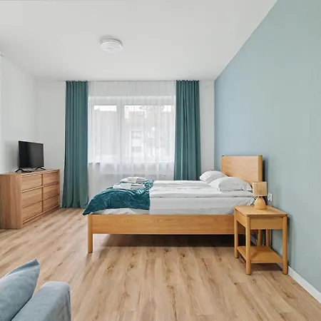 Apartment Kamienna Gora Ltc *